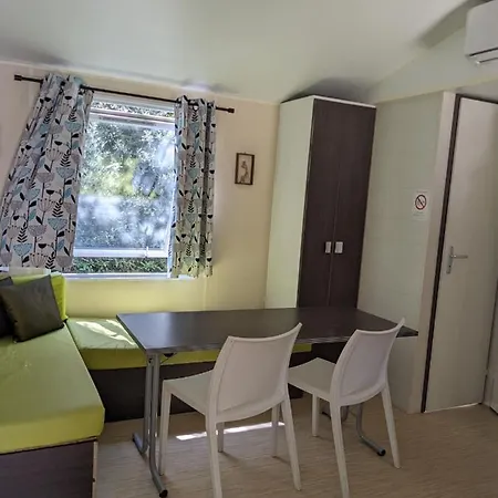 Aparthotel Sophia 3*