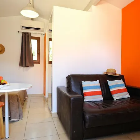 Sophia Aparthotel 3*